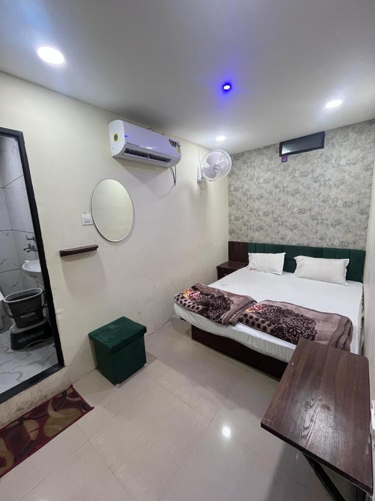 Green Leaf Hotel Ujjain Exterior foto