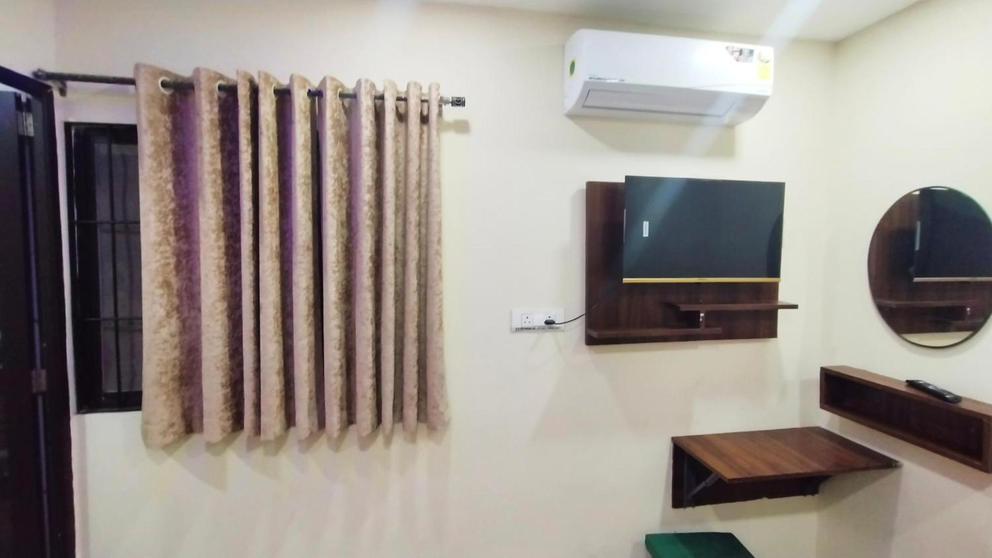 Green Leaf Hotel Ujjain Exterior foto