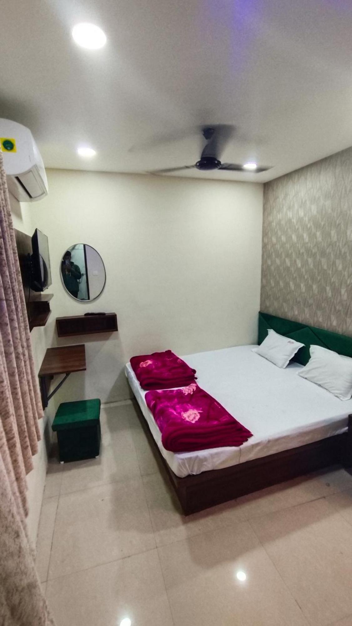 Green Leaf Hotel Ujjain Exterior foto